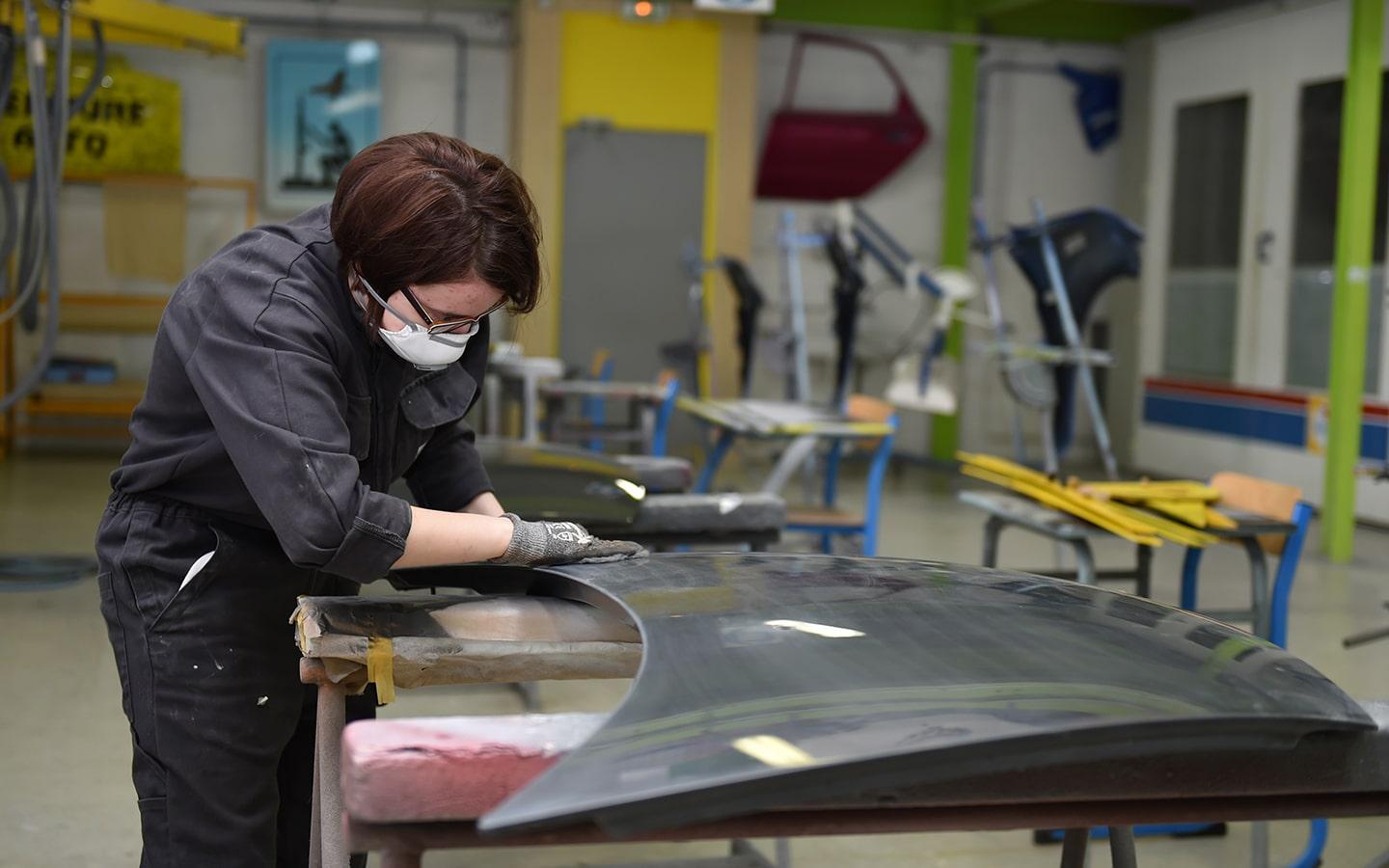 Apprentie en Peinture voiture