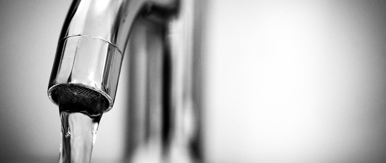 20190304_Pxhere_bathroom-black-and-white-blur-chrome-clean-close-up-1552447-pxhere.com_.jpg